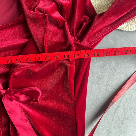 Elementz Y2K extravagant Rich Red Velvet top S - Picture 6 of 7